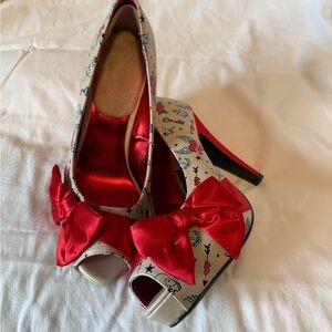 Elegant Red and Cream Peep-Toe Heels with Bow Size 10